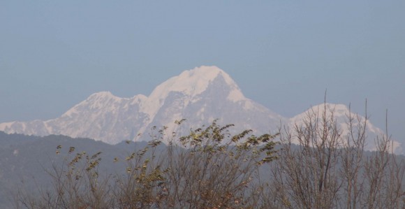 ‘सेताम्मे हिमाल कालो देखिन थाले’